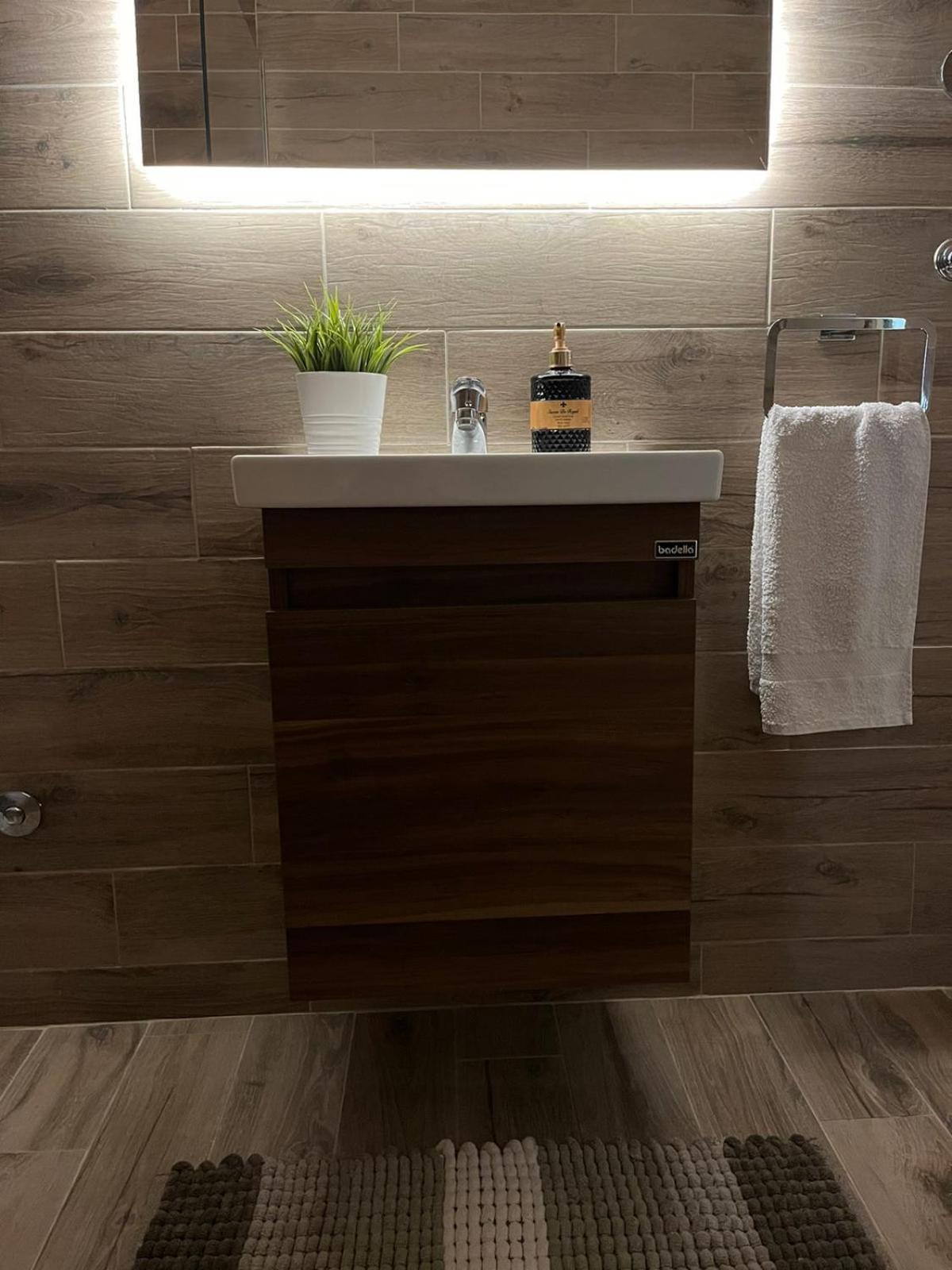 Apartmani Tesla Soko Banja Rum bild