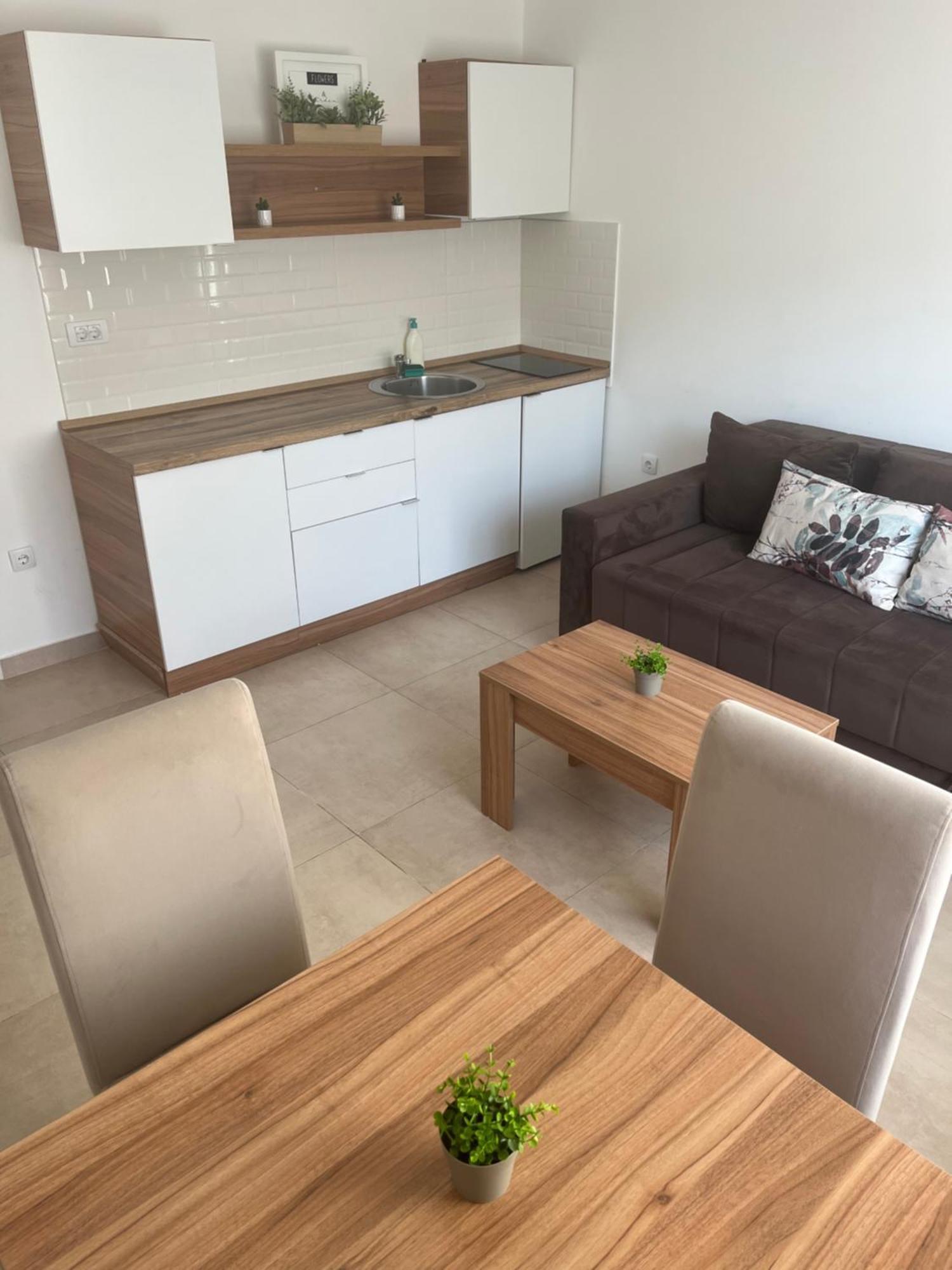 Apartmani Tesla Soko Banja Exteriör bild